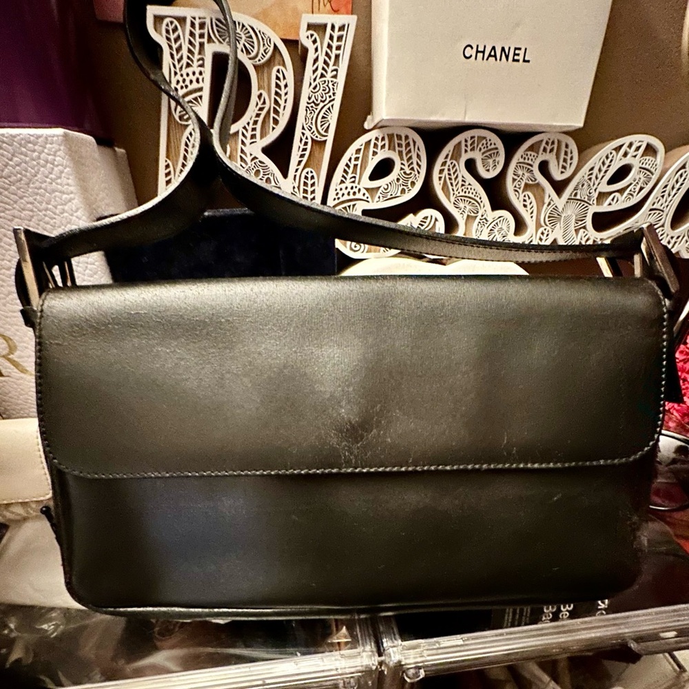 ⭐️⭐️Authentic Vintage Cristian Leather Shoulder  Bag ( Made In Italy )